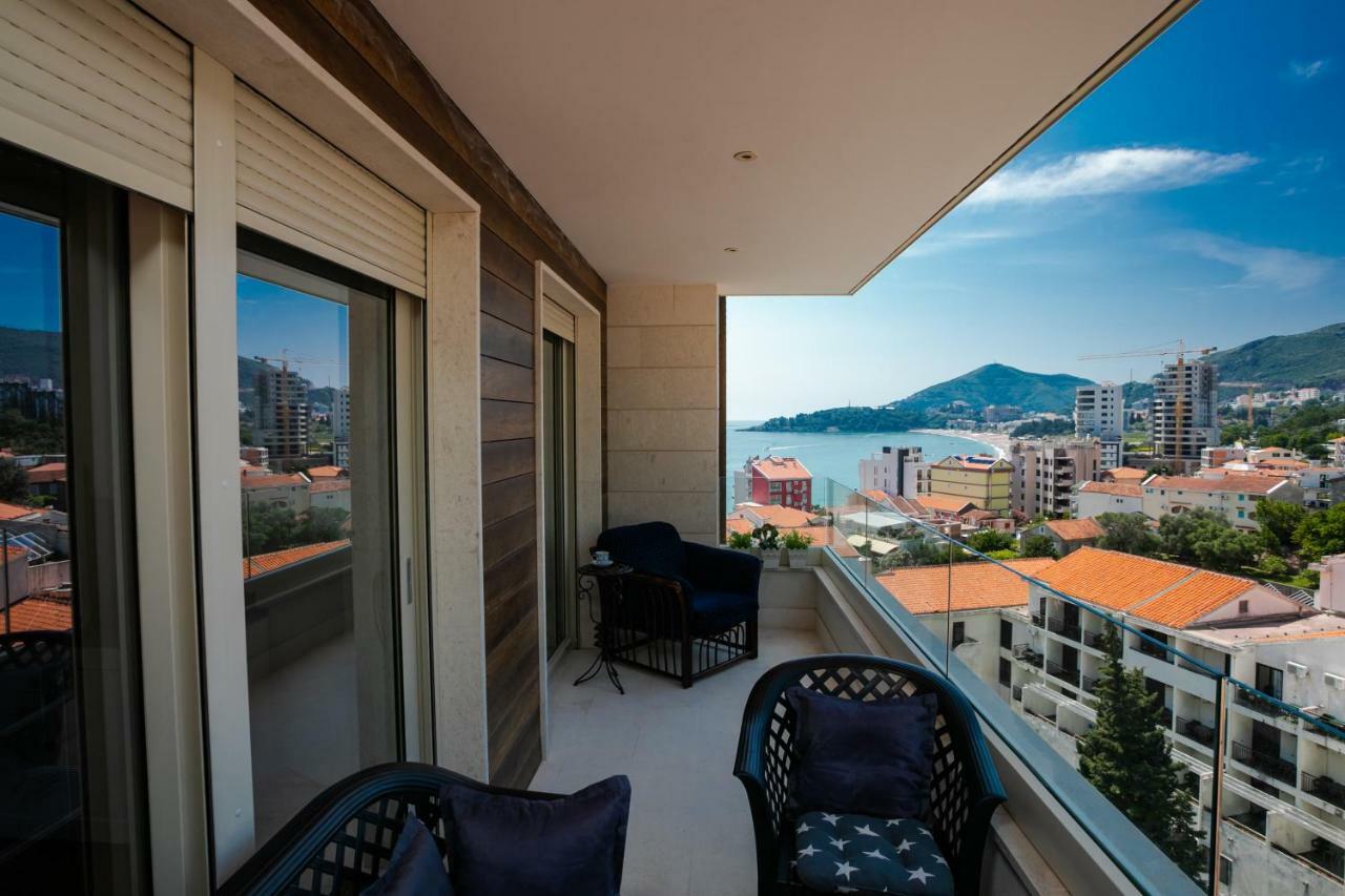Apartment With Sea View Rafailovici Exterior photo